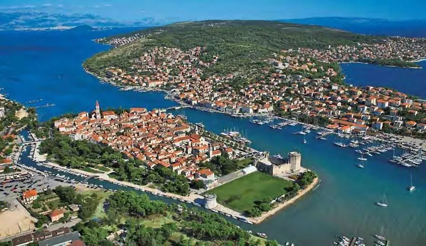 Laura Apartment Trogir 0*,